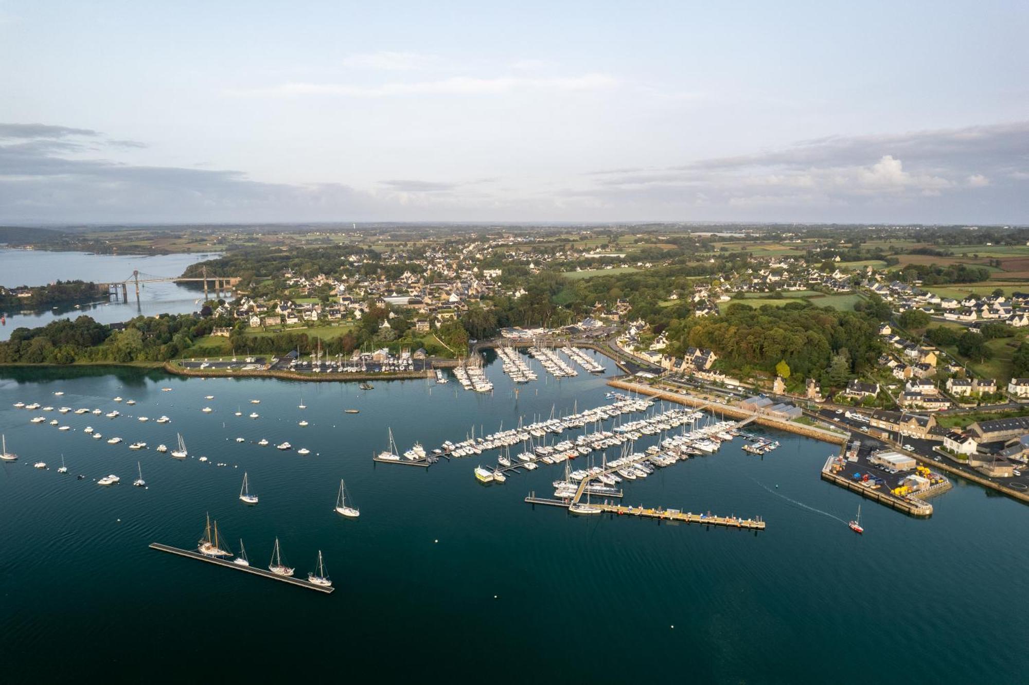Gite De La Mer Sur Le Port De Plaisance De Lezardrieux Bretagne Zewnętrze zdjęcie